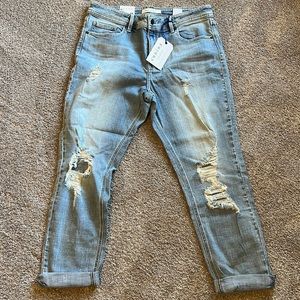 Eunina jeans with tags on them. Never worn but cute, cropped jeans in size 15.